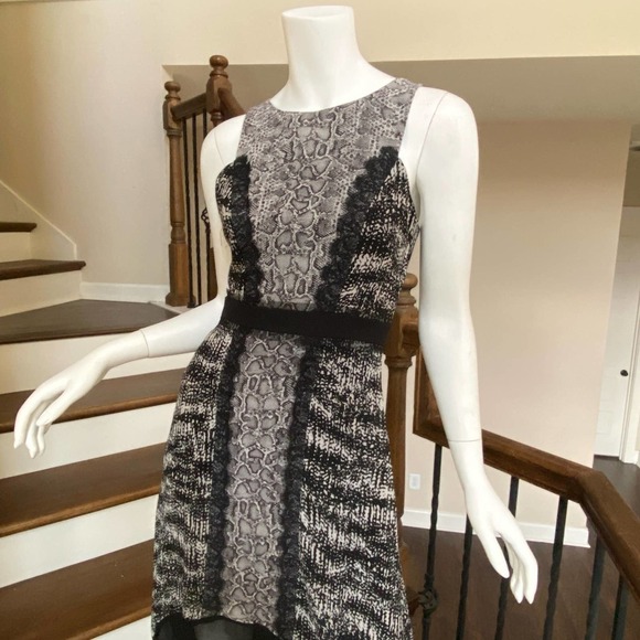 BCBG Max Azria High Low Animal Print Maxi - JJ0366 - Picture 5 of 12